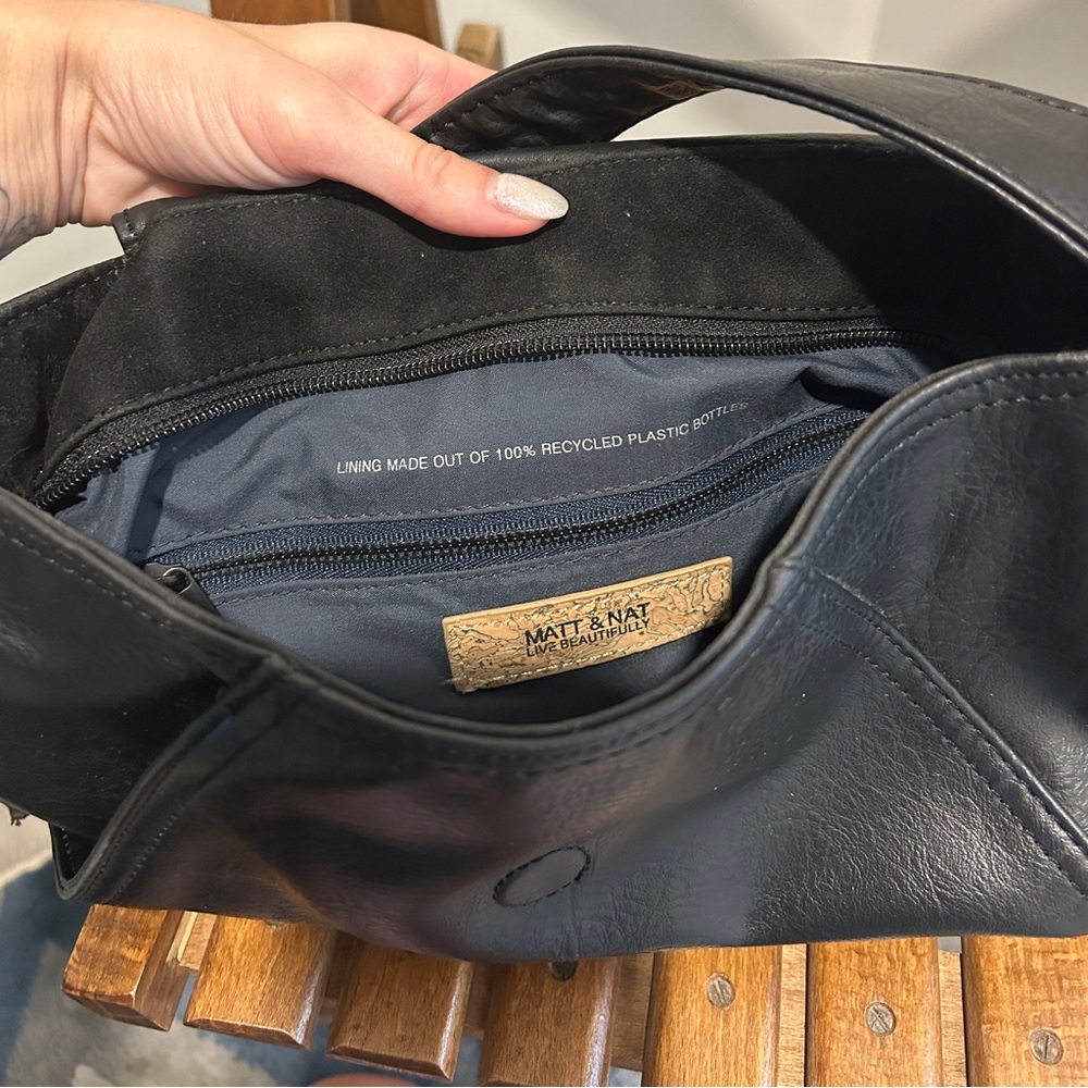 MATT & NAT VEGAN & CRUELTY FREE Shoulder Bag - Picture 6 of 7